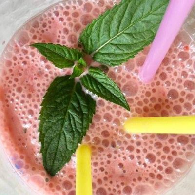 soofoodies strawberry mint smoothie quick and easy