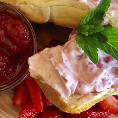 soofoodies strawberry cheese buns dessert